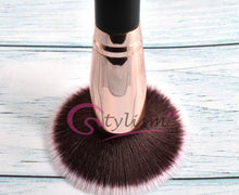 Load image into Gallery viewer, Single Professional Face Brush (1 Piece )
