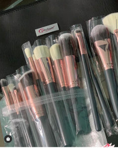 Onyx Black Brush Set (15 piece brush collection with bag)
